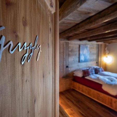Grizzly Haus & Frosch Restaurant - Teritoria Bed & Breakfast Varena Exterior photo